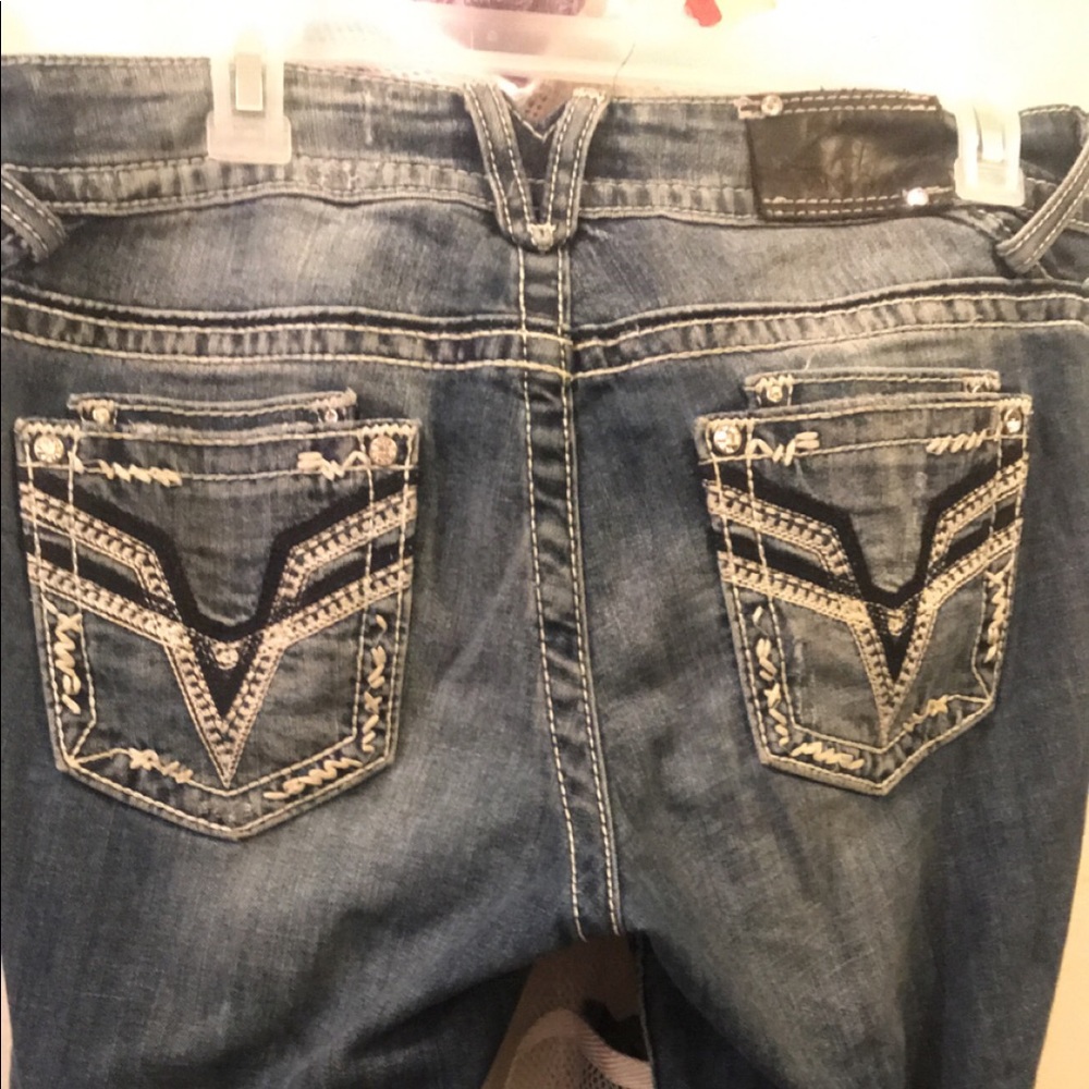 Women’s Distressed Vigoss Jean Capris